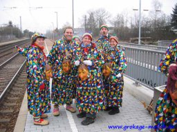 maskengruppe_unterwegs_2_20131213_1057524395