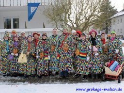 maskengruppe_auf_umzug_2_20131223_1660768494