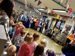 Besuch der Kindergärten, Schulen &amp; Seniorenheime