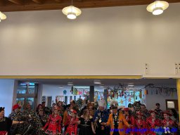 Besuch der Kindergärten, Schulen &amp; Seniorenheime