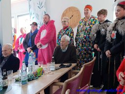 besuch-der-kindergaerten-schulen-seniorenheime_46