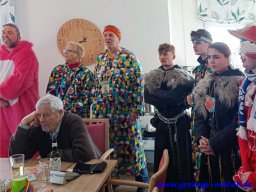 besuch-der-kindergaerten-schulen-seniorenheime_49